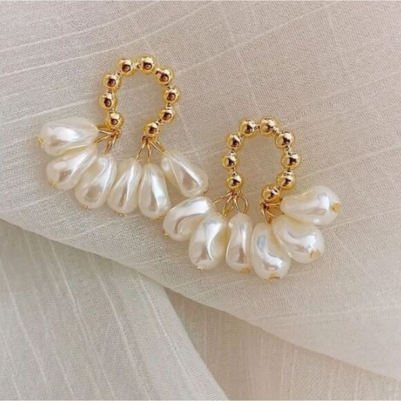 Freshwater Pearl Cluster Earrings - Picture 4 of 5